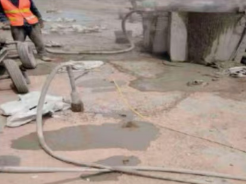 商州水泥混凝土路面板底注浆技术 路面脱空注浆整治方案